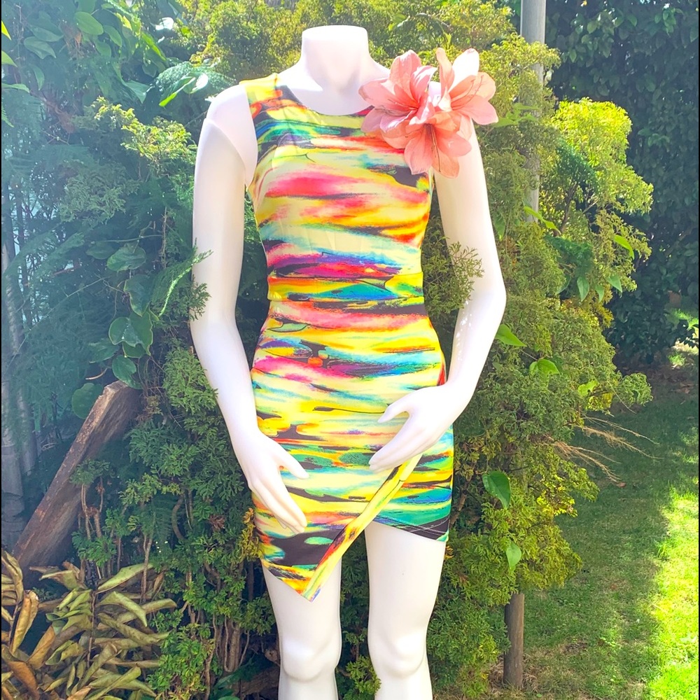 Super cute short - asymmetrical hem - print dress